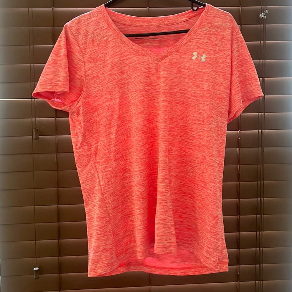 Women’s under armour athletic shirt